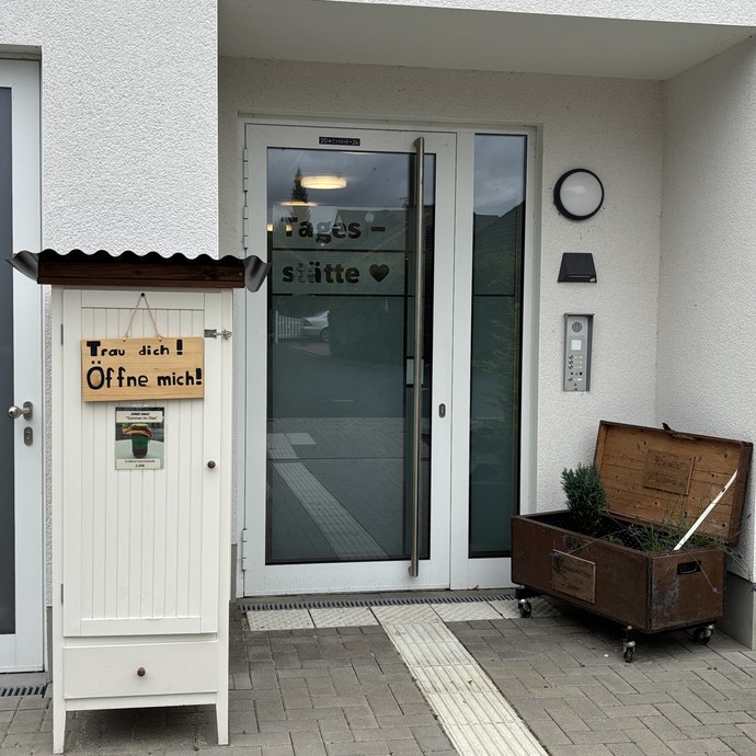 None (vergrößerte Bildansicht wird geöffnet)